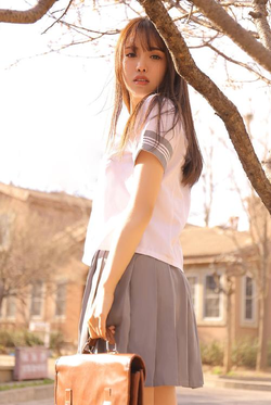 又黄又爽的网站下载页面